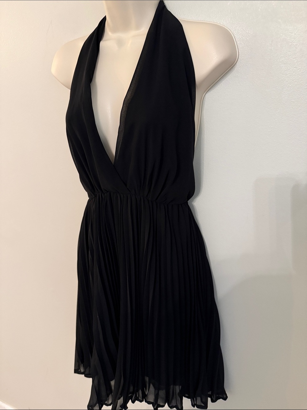 fab'rik Black Halter Plunging Pleated Mini Dress Silk Blend Size Medium
